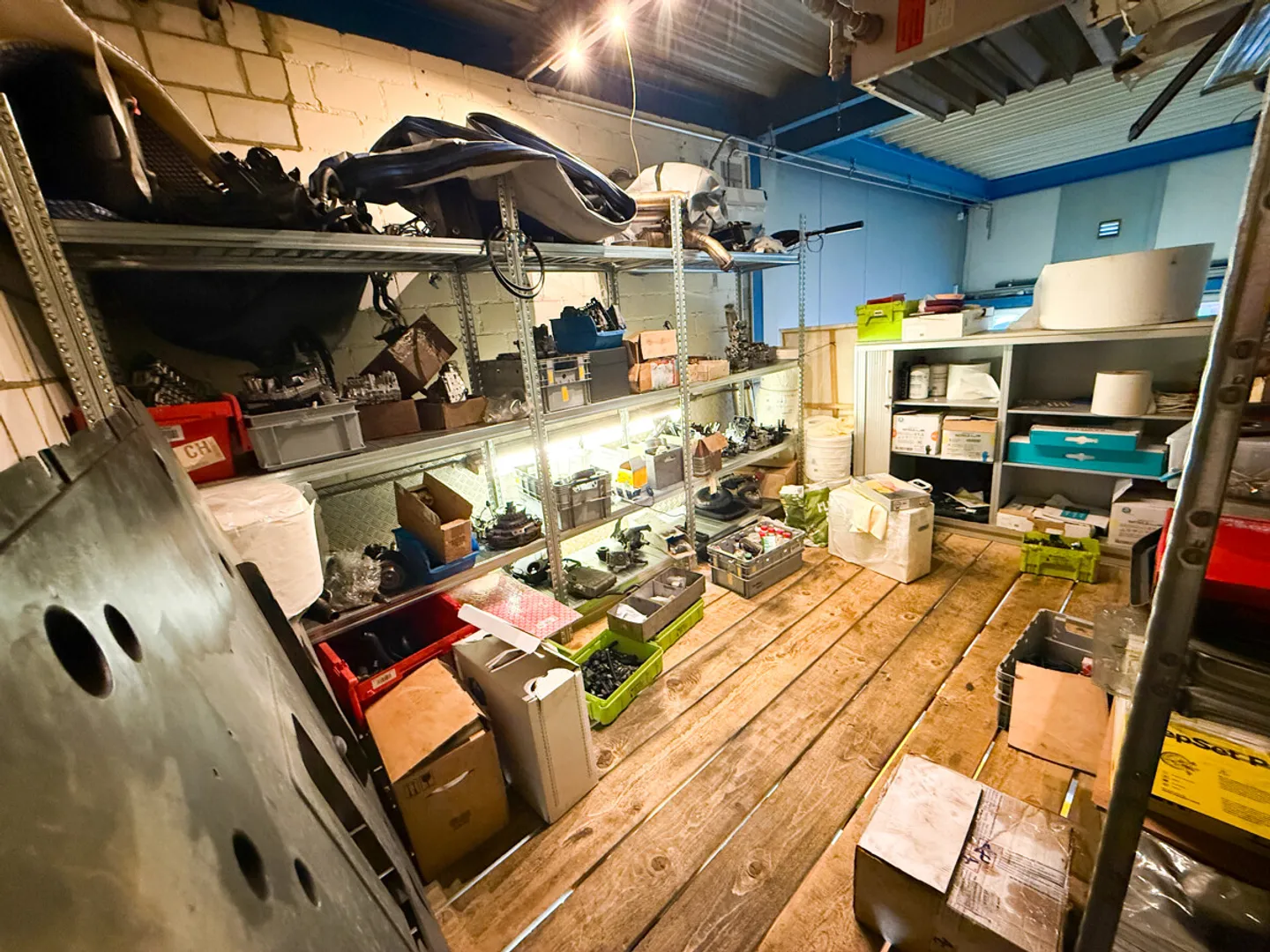 Established Car Garage with Complete Equipment for Sale in Grenchen - Photo 7 of 9