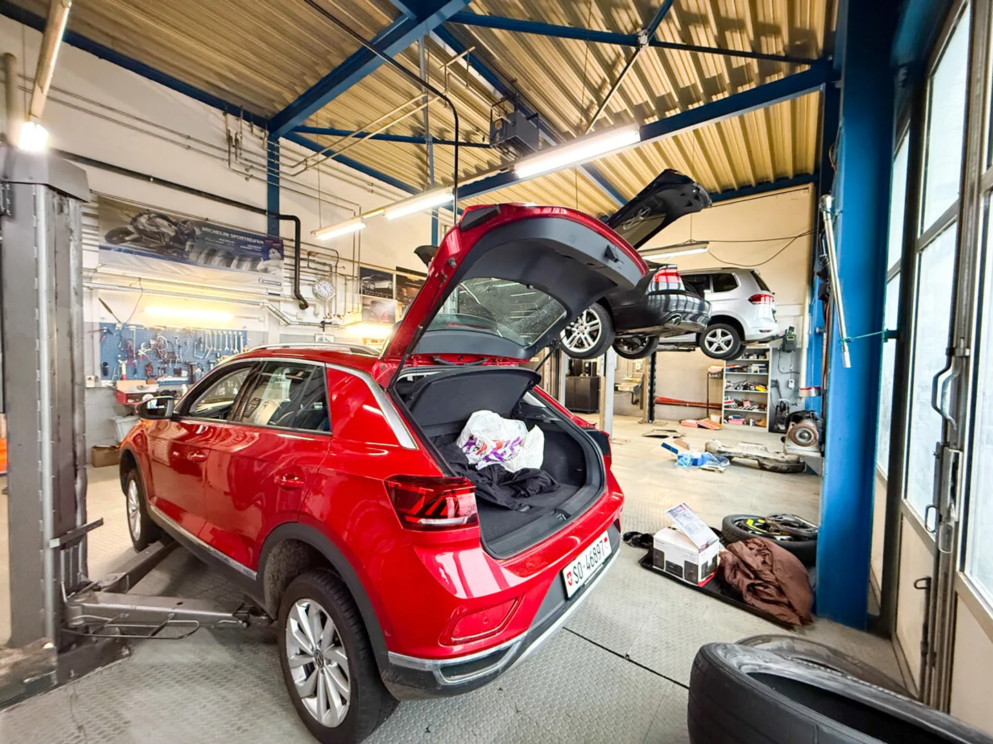 Established Car Garage with Complete Equipment for Sale in Grenchen - Photo 4 of 9