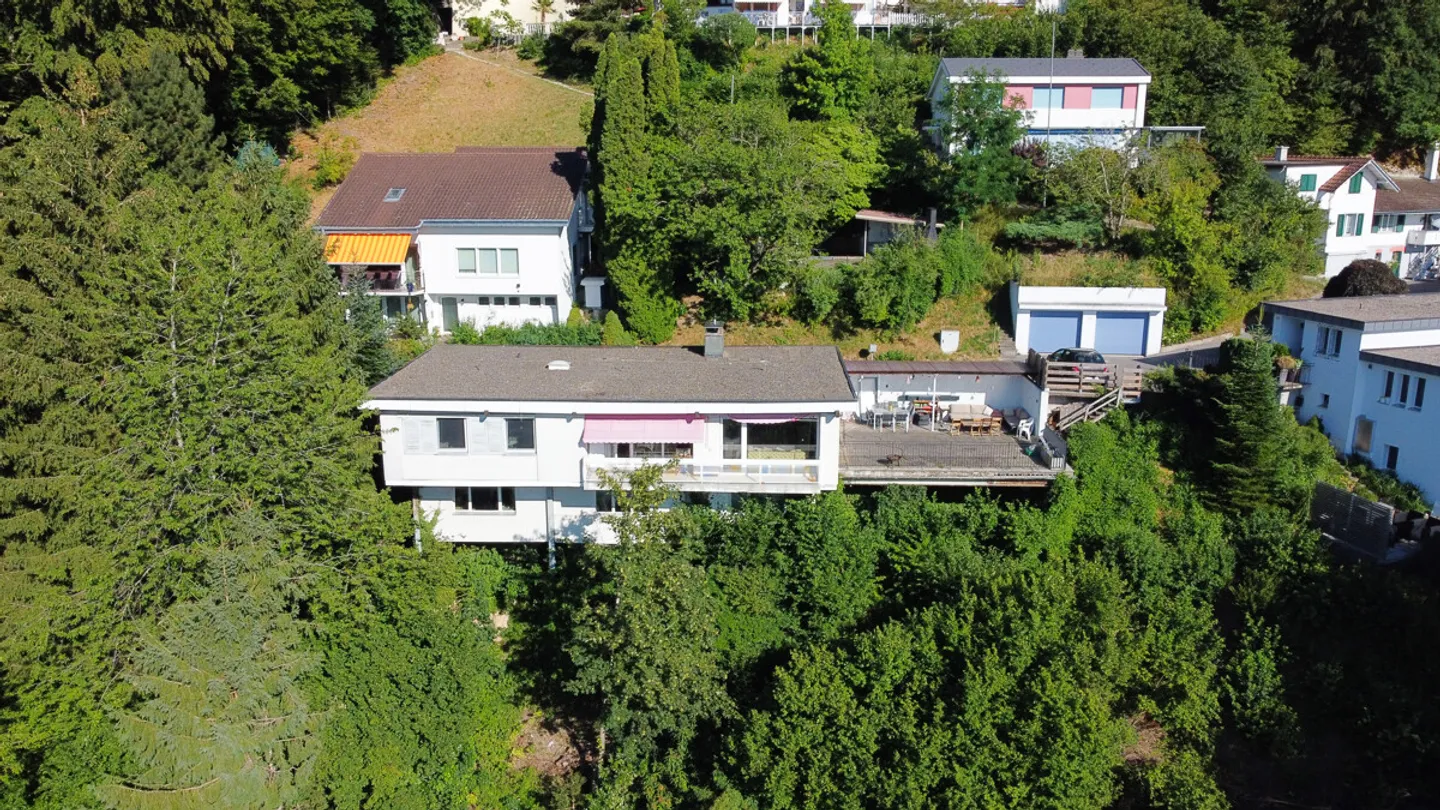 Einmaliges Einfamilienhaus mit Einliegerwohnung und traumhafter Aussic - Photo 1 of 13