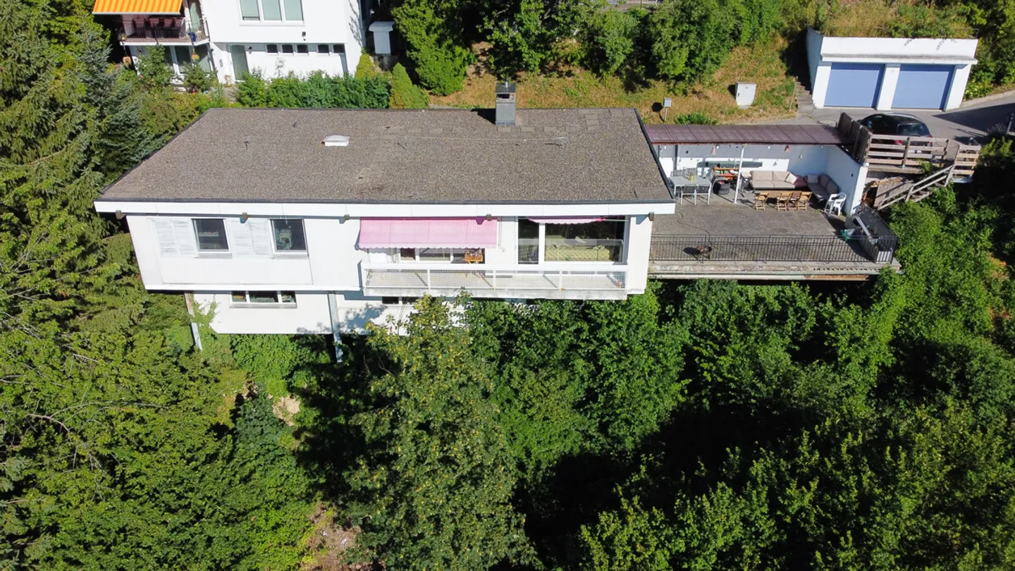 Einmaliges Einfamilienhaus mit Einliegerwohnung und traumhafter Aussic - Photo 2 of 13