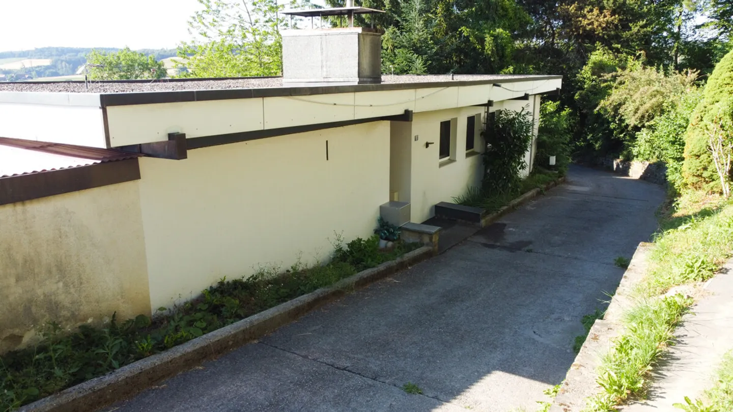 Einmaliges Einfamilienhaus mit Einliegerwohnung und traumhafter Aussic - Photo 5 of 13