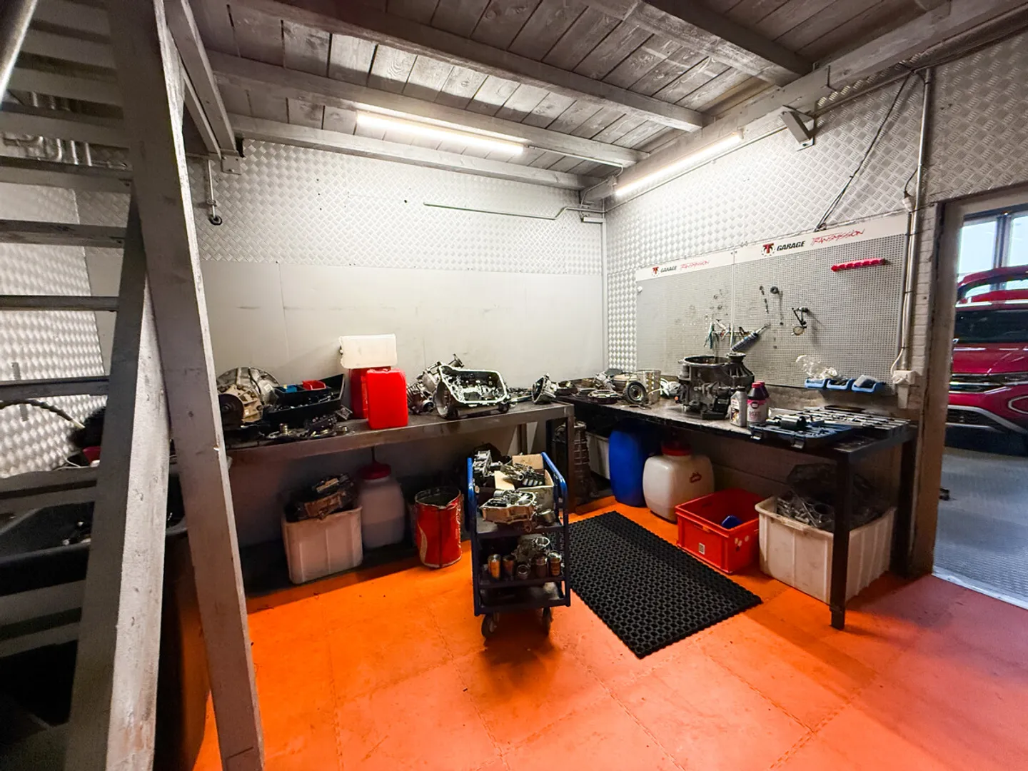 Garage auto consolidata con attrezzatura completa in vendita a Grenchen - Foto 6 di 9