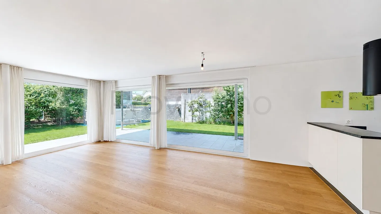 A House to Feel Good – Bright, Modern and Spacious - Photo 9 of 13