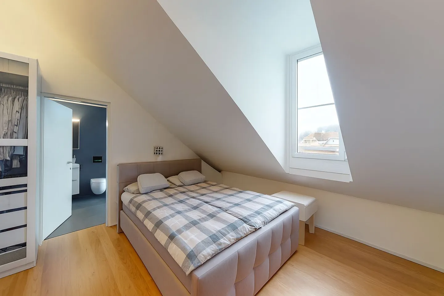 Spazioso attico di 4.5 locali con terrazza di 18 m² - Foto 10 di 13