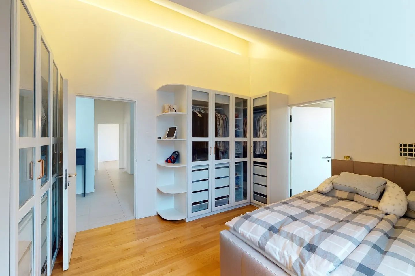 Spazioso attico di 4.5 locali con terrazza di 18 m² - Foto 11 di 13