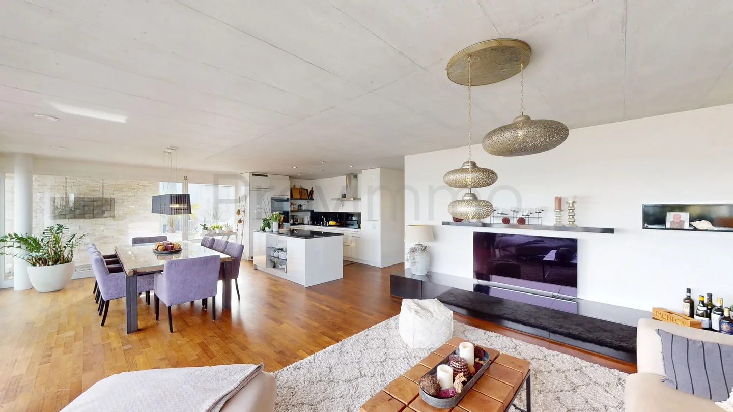 A home that inspires - extraordinary inside and out - Photo 11 of 13