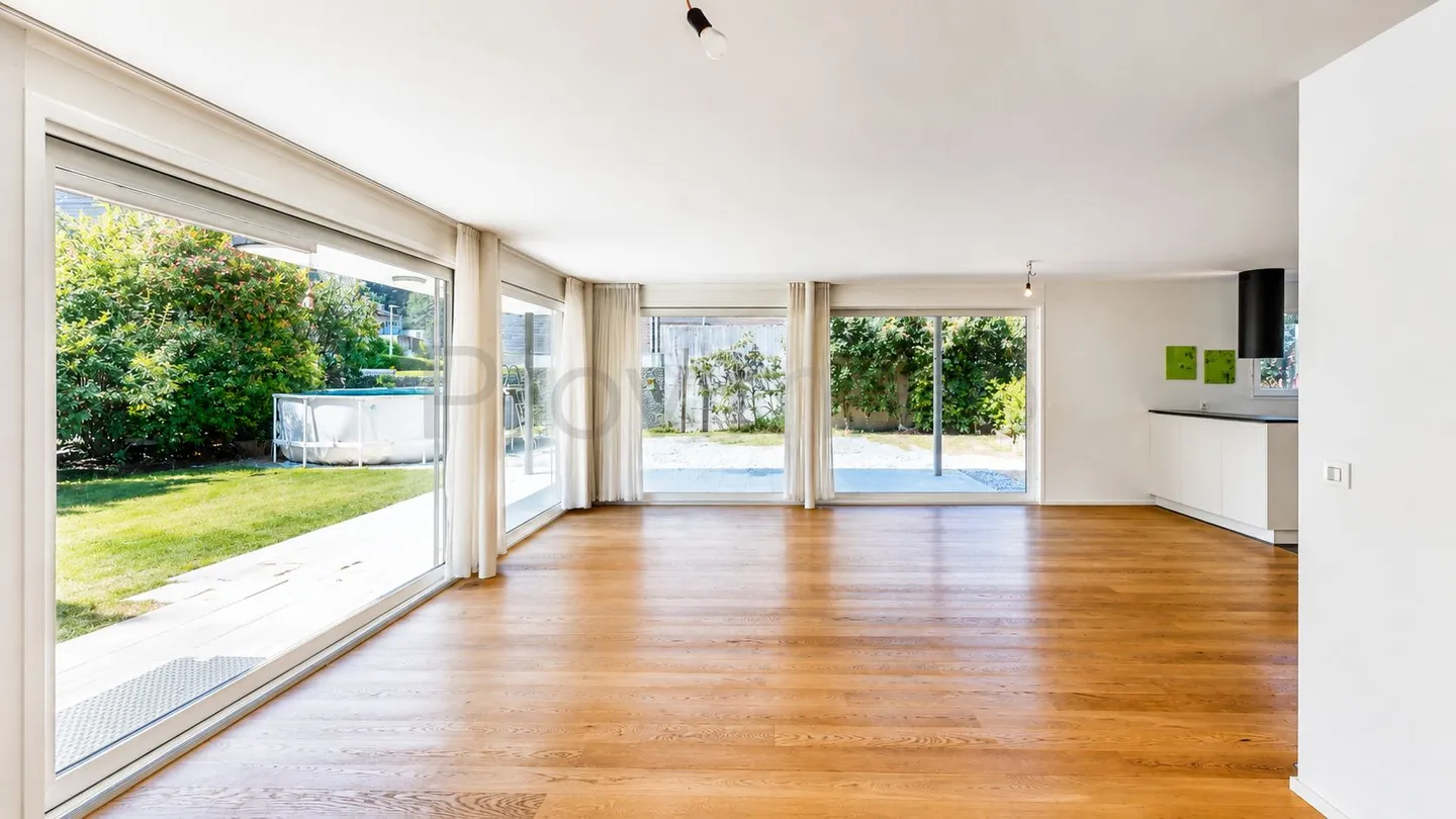 A House to Feel Good – Bright, Modern and Spacious - Photo 7 of 13