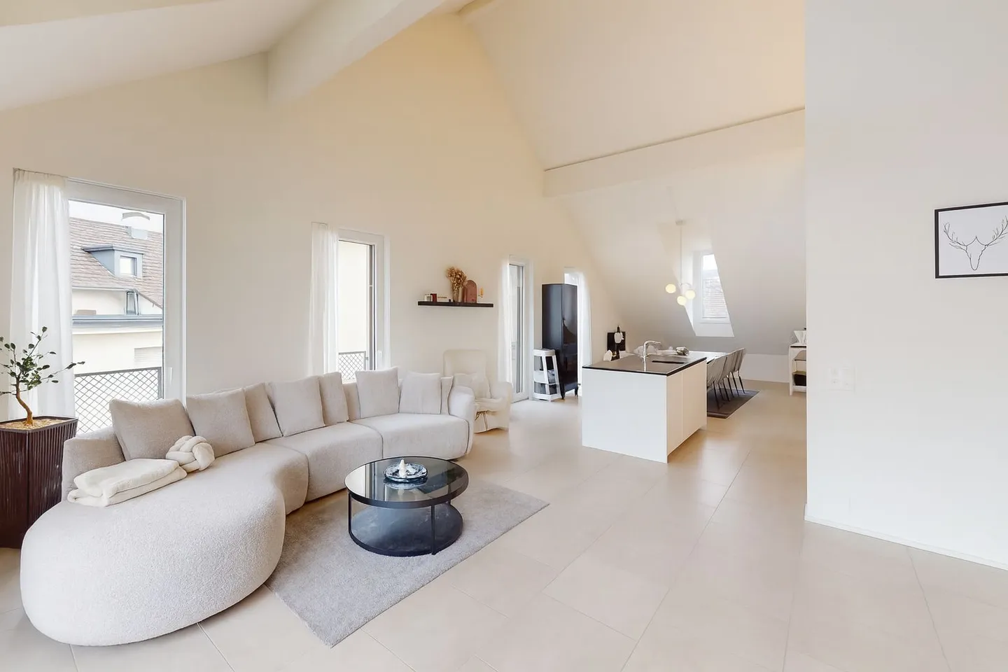 Spazioso attico di 4.5 locali con terrazza di 18 m² - Foto 6 di 13