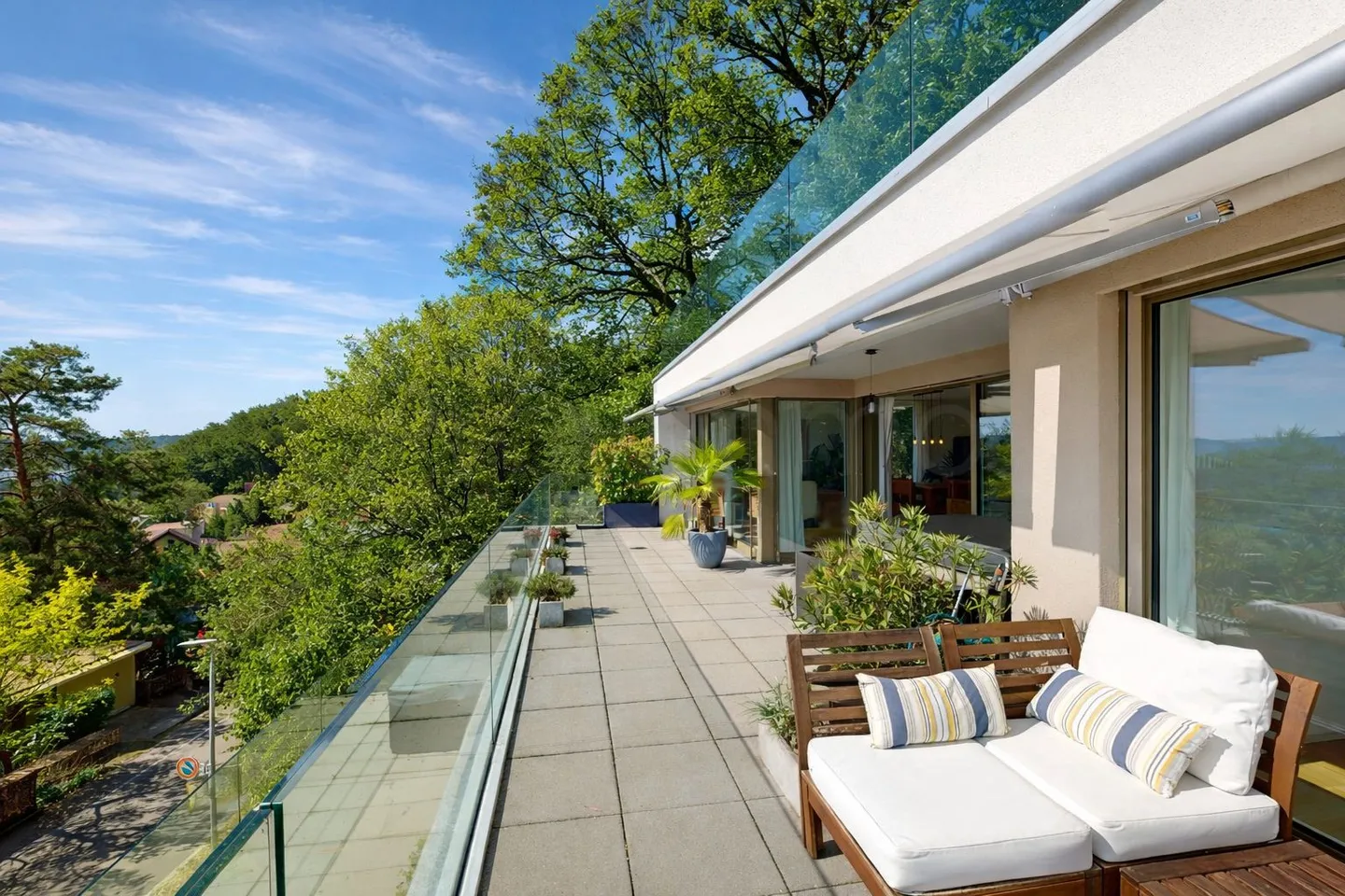 Luxury, Location and Lifestyle Perfectly Combined - Photo 7 of 13