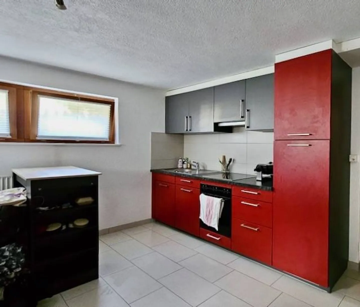 Chaleureuse maison, dans un agréable quartier résidentiel, garage double, places de parc - Foto 10 von 13