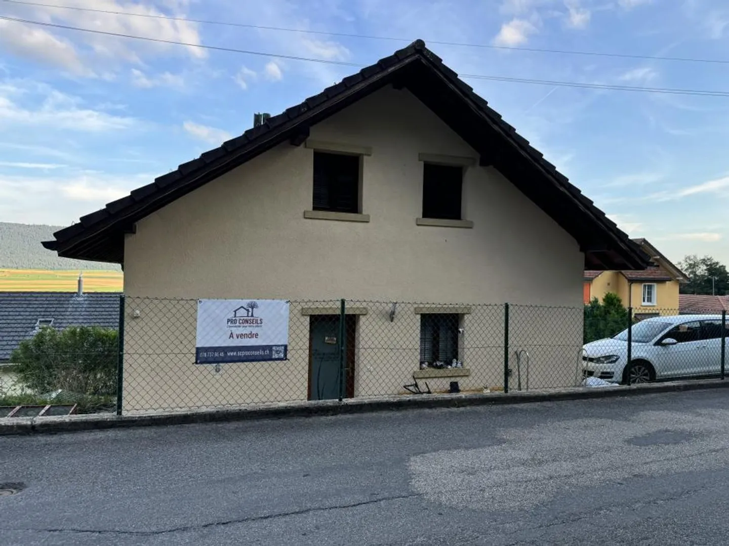 In esclusiva: Fai un'offerta per questa bella villa indipendente, vicino alla foresta, terrazze, giardino e 3 posti auto - Foto 4 di 13
