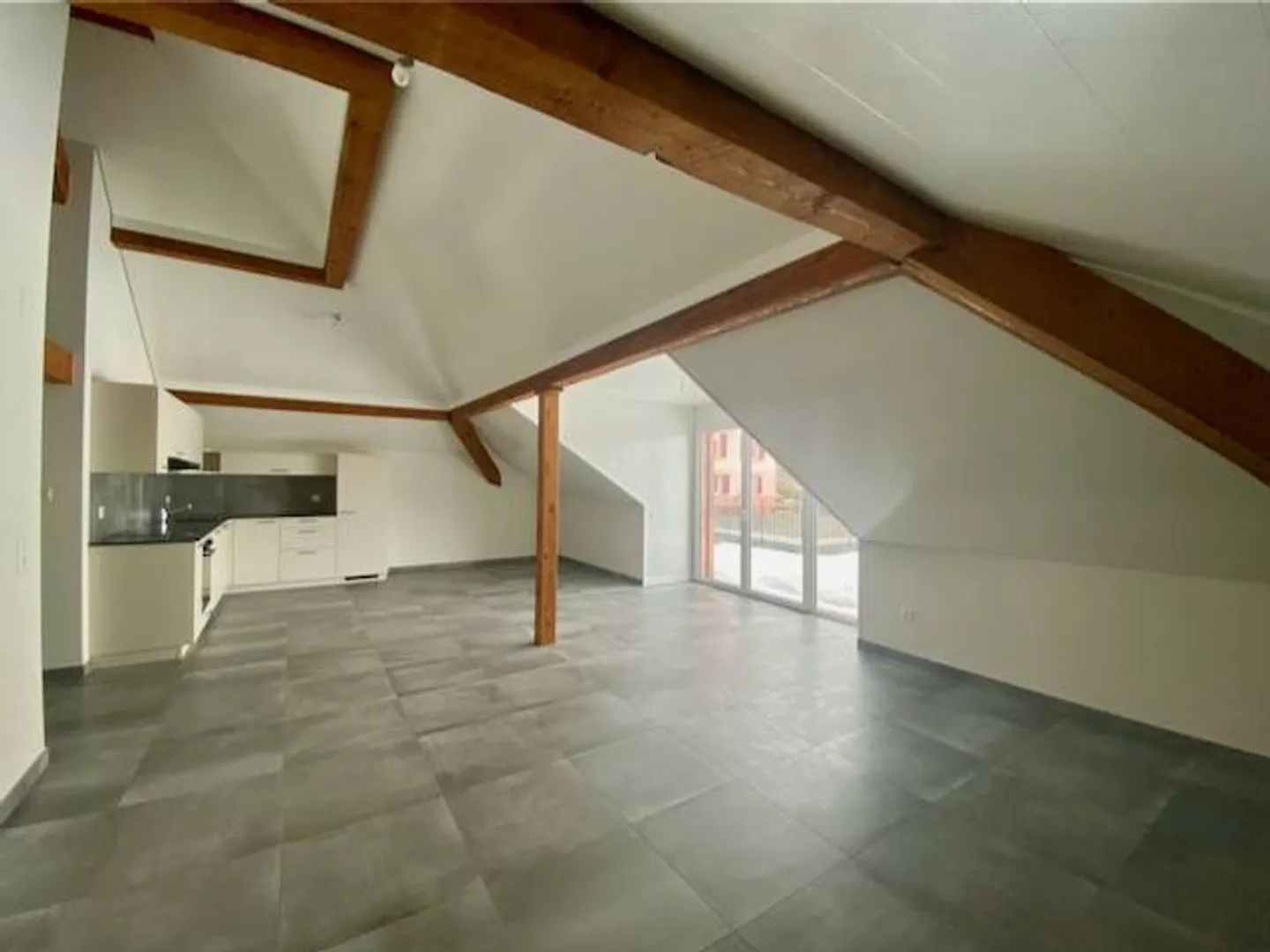 Like a small house on the roof! 2 rooms, in the Attic, with large terrace and elevator - Photo 2 of 6