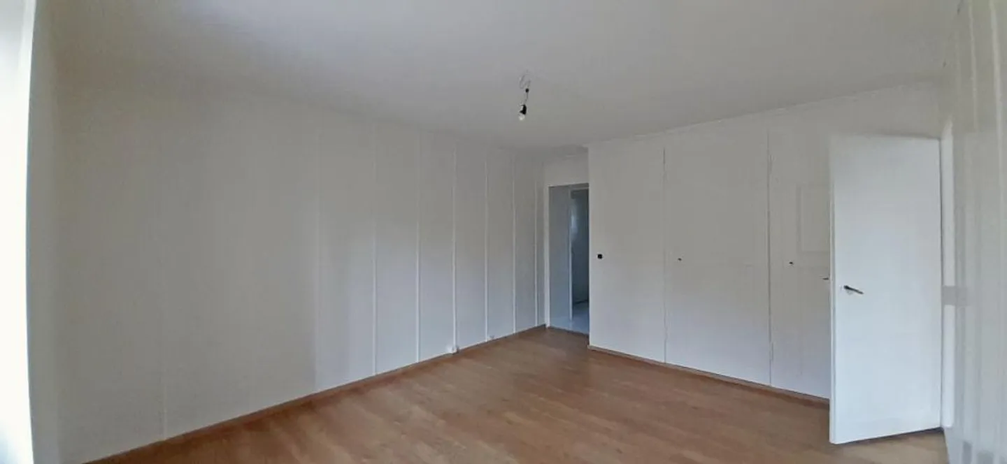 Fai un'offerta per questo edificio di 4 appartamenti, studio, con una piccola casa indipendente, 2 garage - Foto 7 di 13