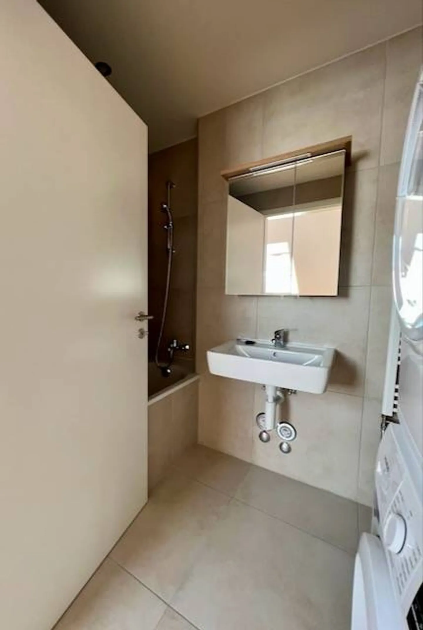 Immeuble rénové, 4 lots sur 5 loués. Rendement net : 5,52 %, 4 appartements et un local commercial - Photo 13 of 13