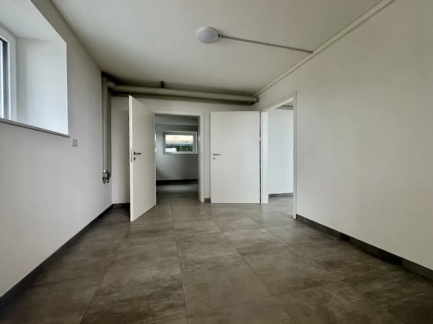  À LOUER   OU À VENDRE, local commercial avec entrée indépendante - Photo 5 sur 10