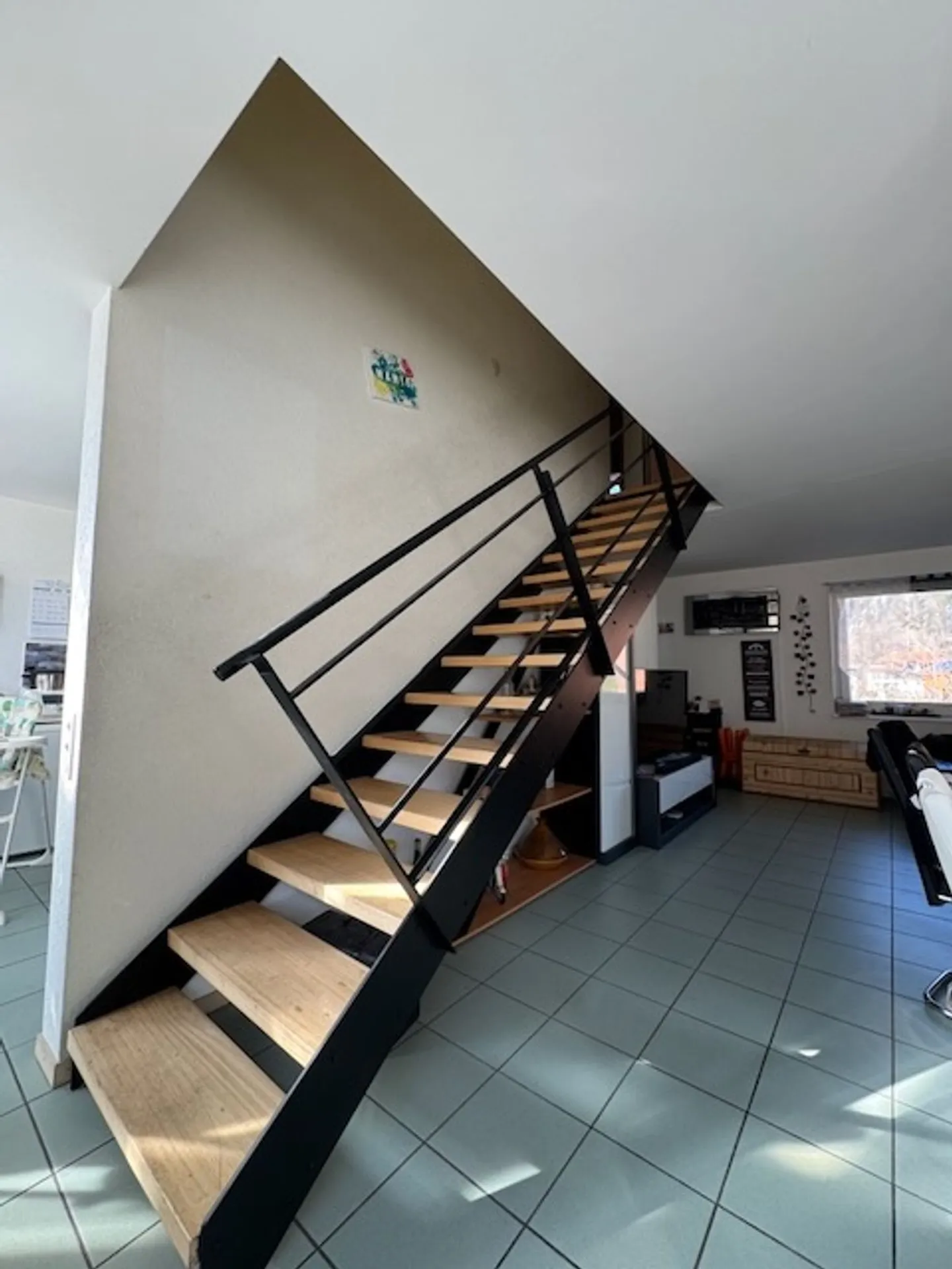 Terraced house maintained, with two apartments, private gardens and three parking spaces - Photo 5 of 13