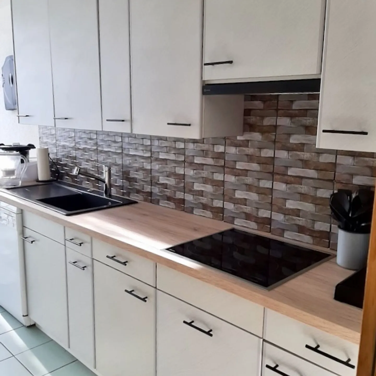 Terraced house maintained, with two apartments, private gardens and three parking spaces - Photo 7 of 13