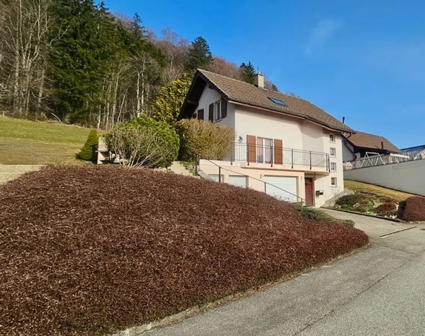 Wunderschönes Einfamilienhaus in Sainte-Croix - Foto 1 von 13