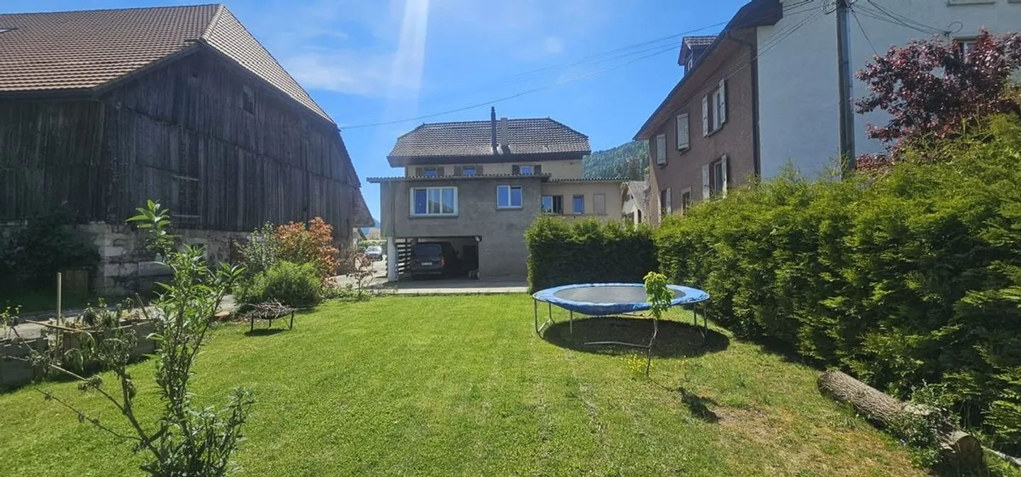 Authentic village house, charm and volumes in Boveresse - Photo 1 of 13