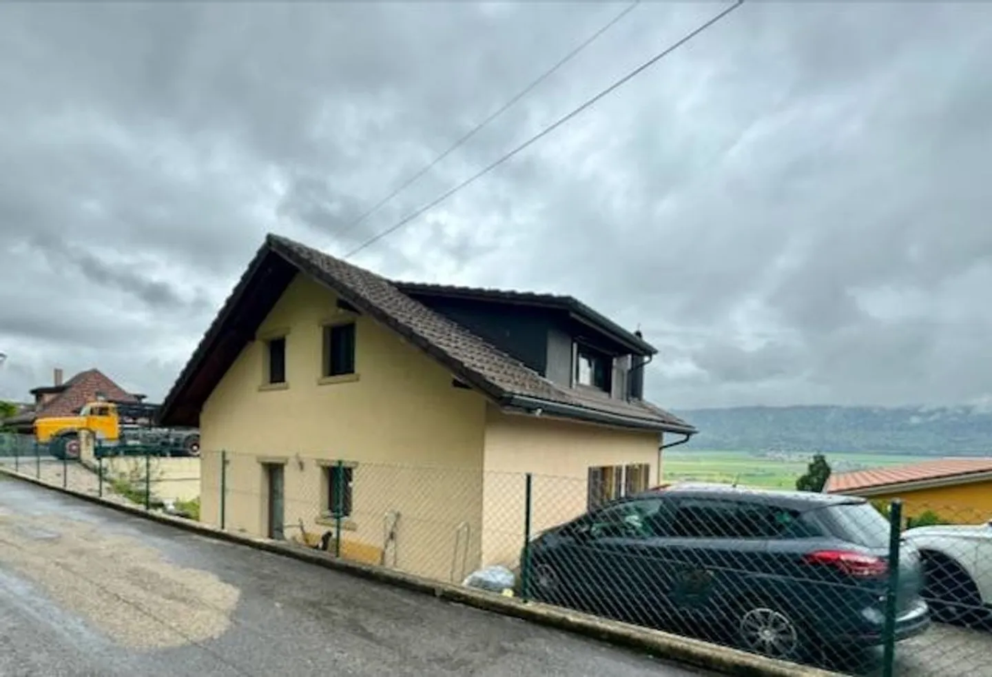 In esclusiva: Fai un'offerta per questa bella villa indipendente, vicino alla foresta, terrazze, giardino e 3 posti auto - Foto 3 di 13