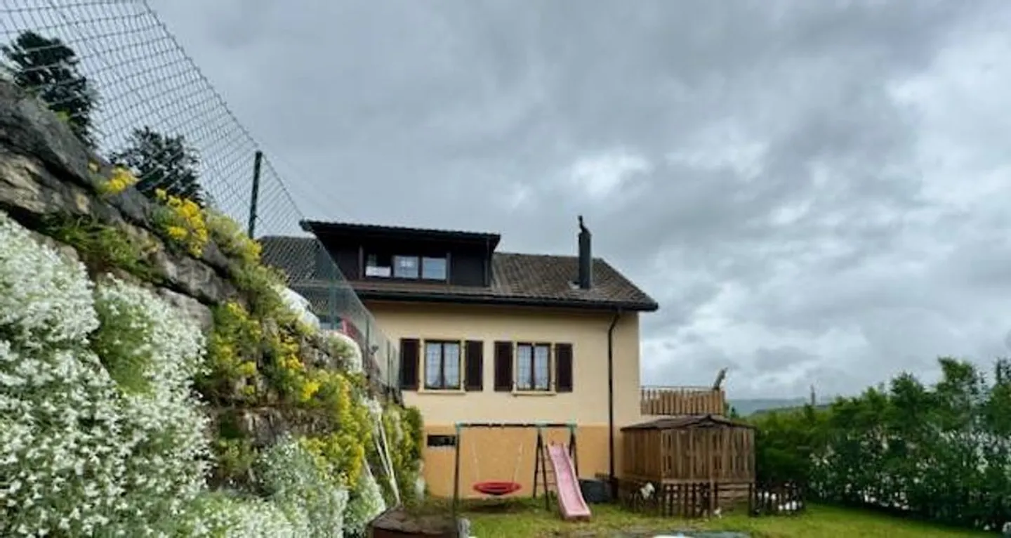 In esclusiva: Fai un'offerta per questa bella villa indipendente, vicino alla foresta, terrazze, giardino e 3 posti auto - Foto 9 di 13