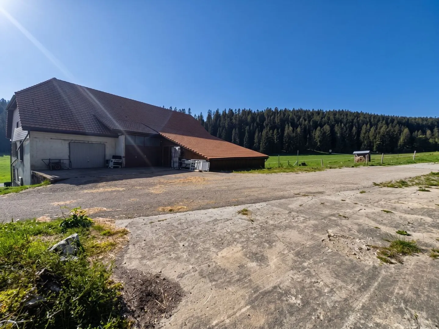 Farm with generous volumes - Combe-Pellaton - Photo 11 of 13