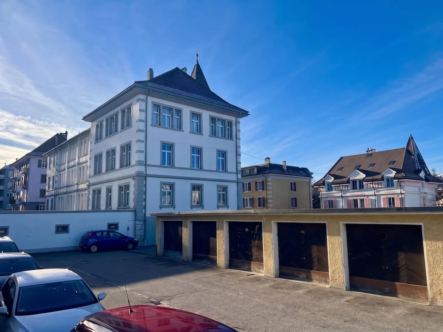   Faites une offre pour ce très bel Immeuble mixte, avec 14 garages et 18 places de parc - Photo 3 sur 13