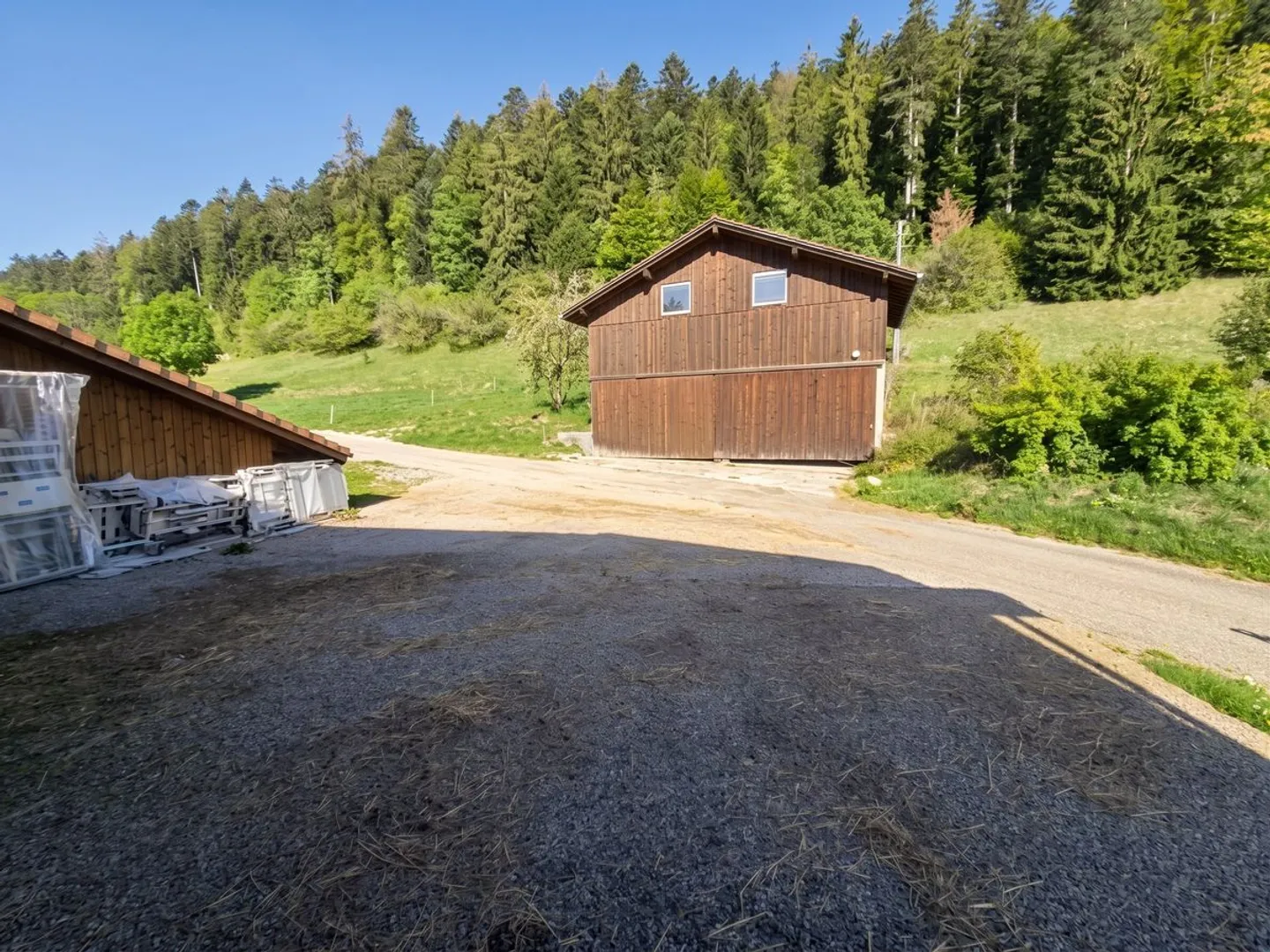 Farm with generous volumes - Combe-Pellaton - Photo 8 of 13