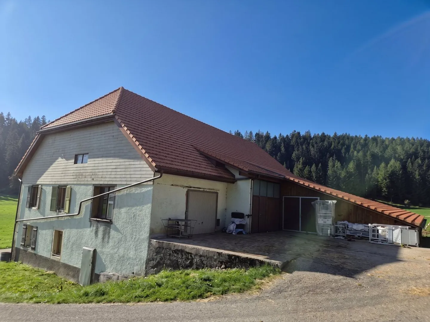 Farm with generous volumes - Combe-Pellaton - Photo 3 of 13