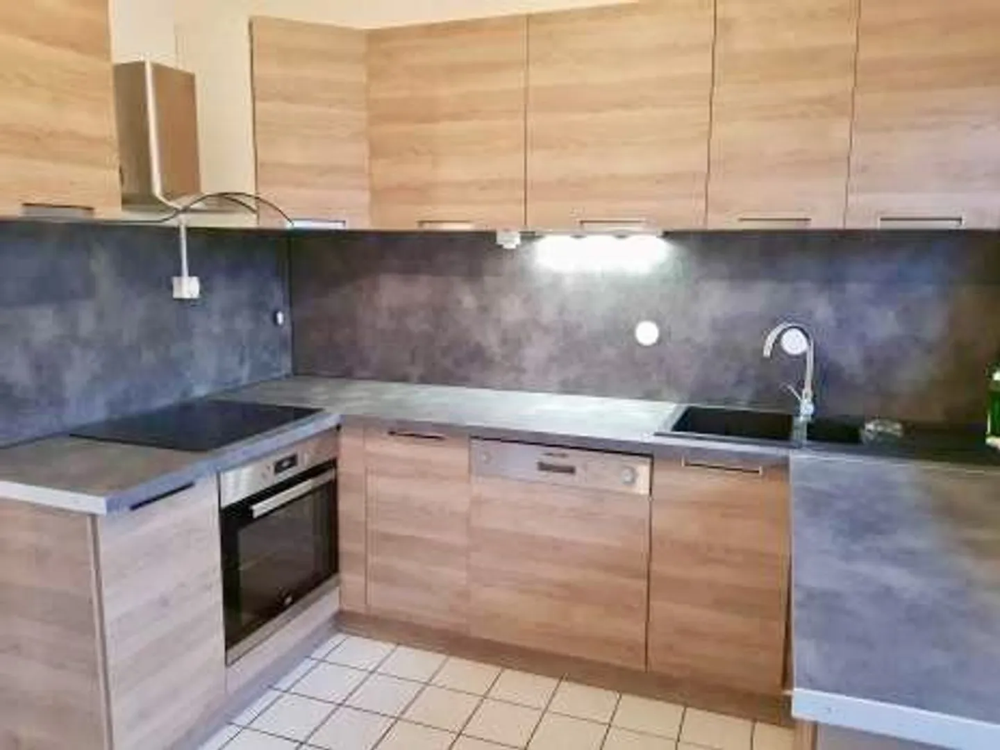 Da acquisire a partire da Frs 200000.- appartamenti 3,5 locali con balcone - Foto 4 di 4