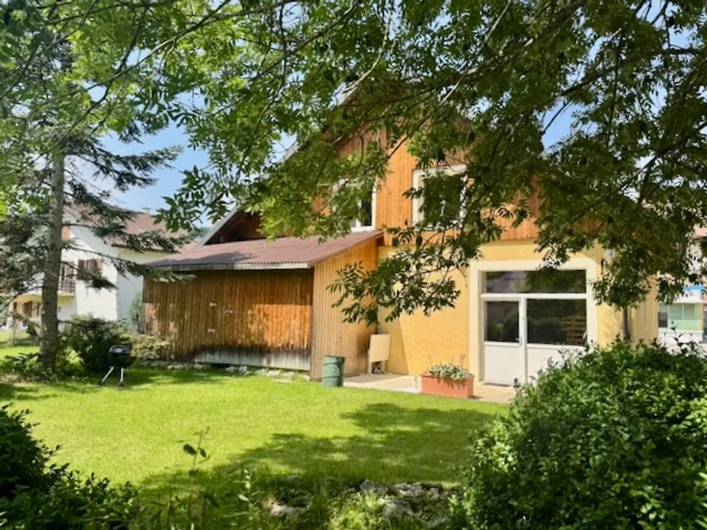 Maison chaleureuse aux Verrières : Deux appartements avec, terrasse, jardin et 3 places de parc - Photo 9 sur 13