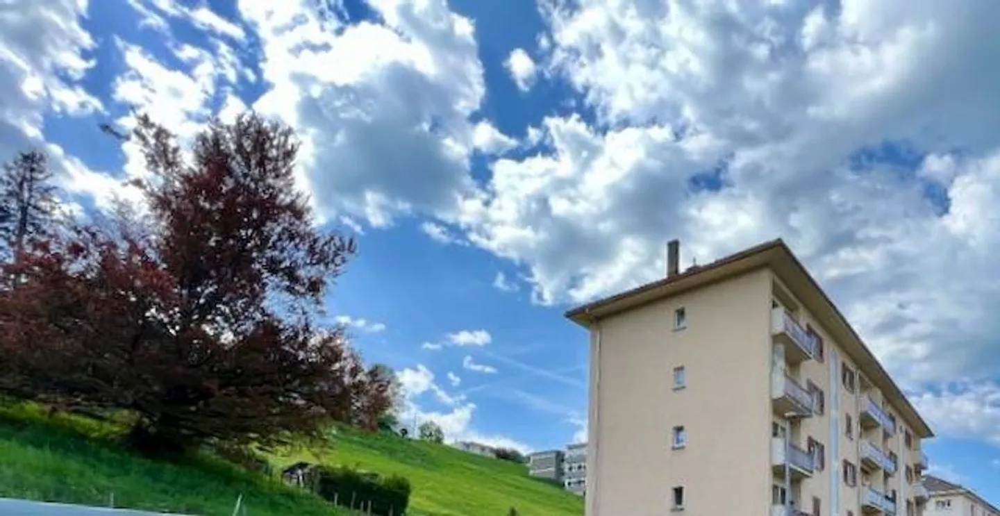 Fai un'offerta, vendita in blocco di sei appartamenti di 3 stanze con balcone, in due condomini - Foto 1 di 9