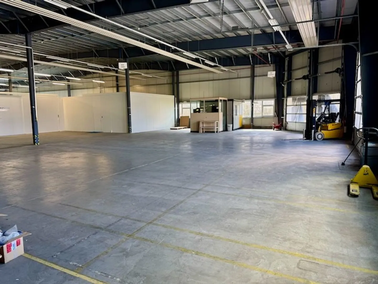 In affitto - Spazio industriale 300 a 400 m² con banchine di carico - Val-de-Travers - Foto 6 di 6