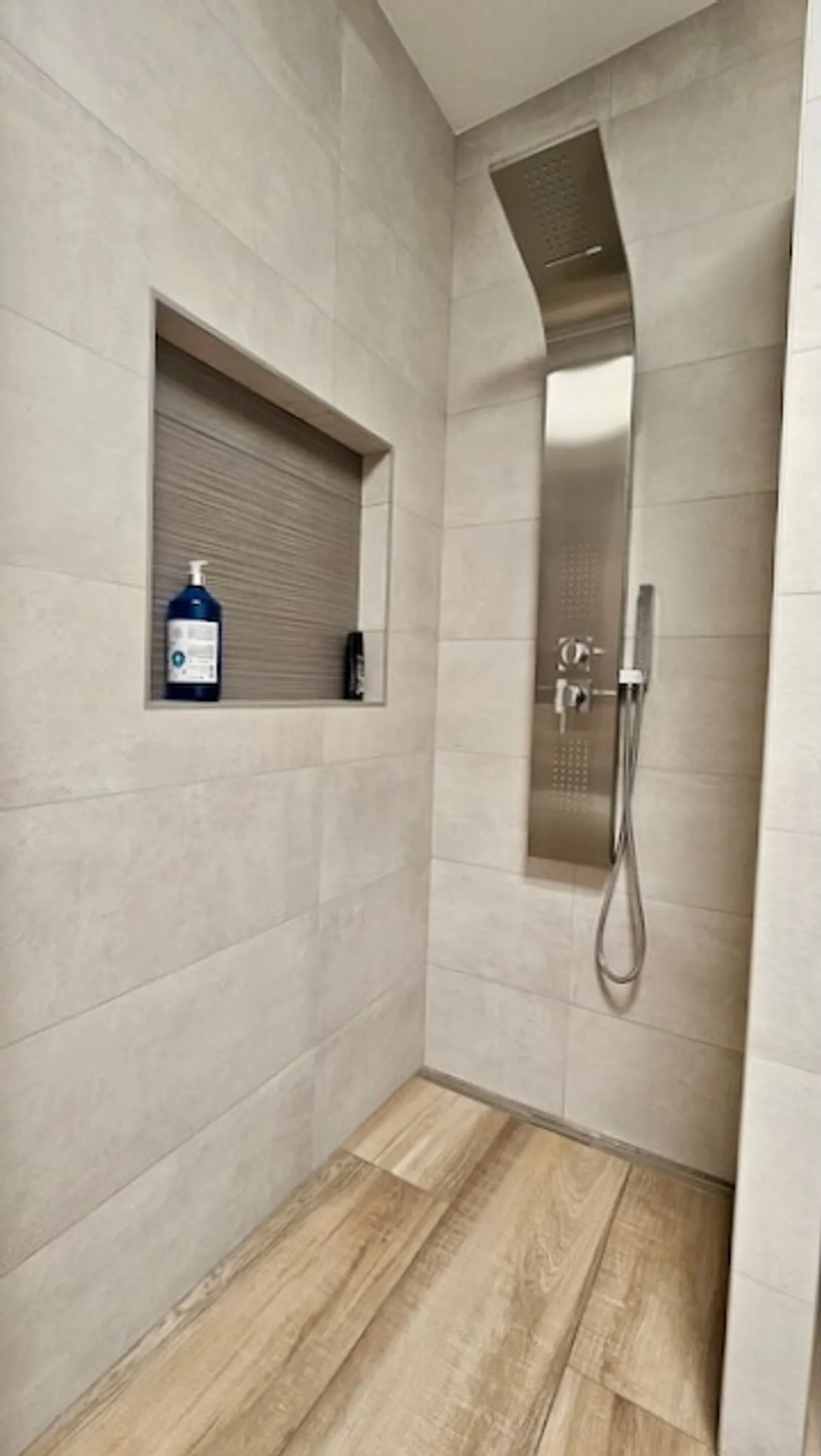 Semi-detached villa located in a pleasant sought-after neighborhood of Fleurier - Photo 13 of 13