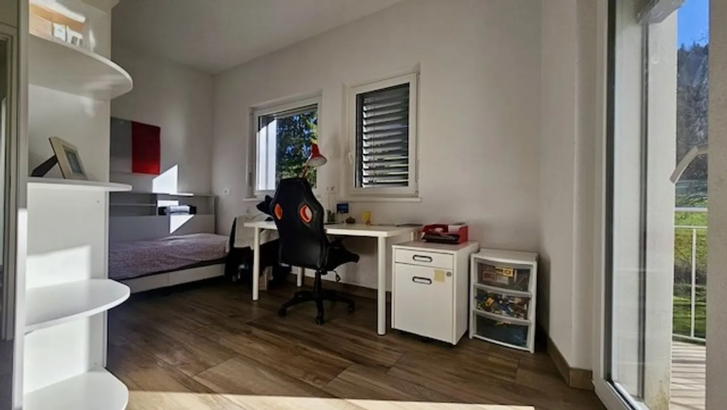 Villa mitoyenne située dans un agréable quartier prisé de Fleurier - Foto 11 di 13