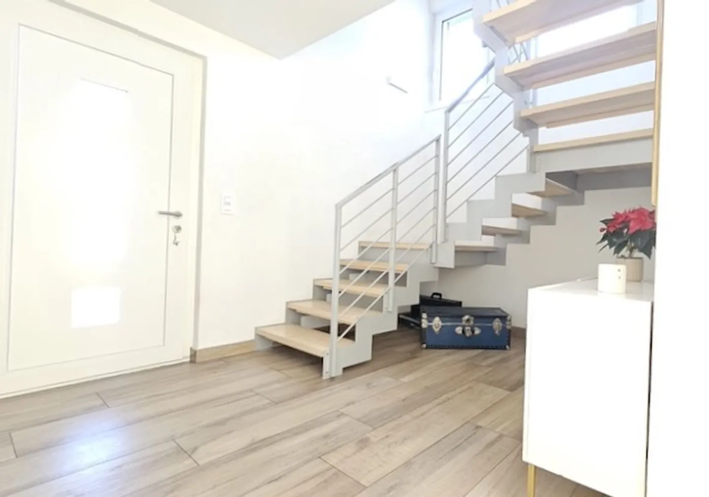 Villa mitoyenne située dans un agréable quartier prisé de Fleurier - Foto 3 di 13