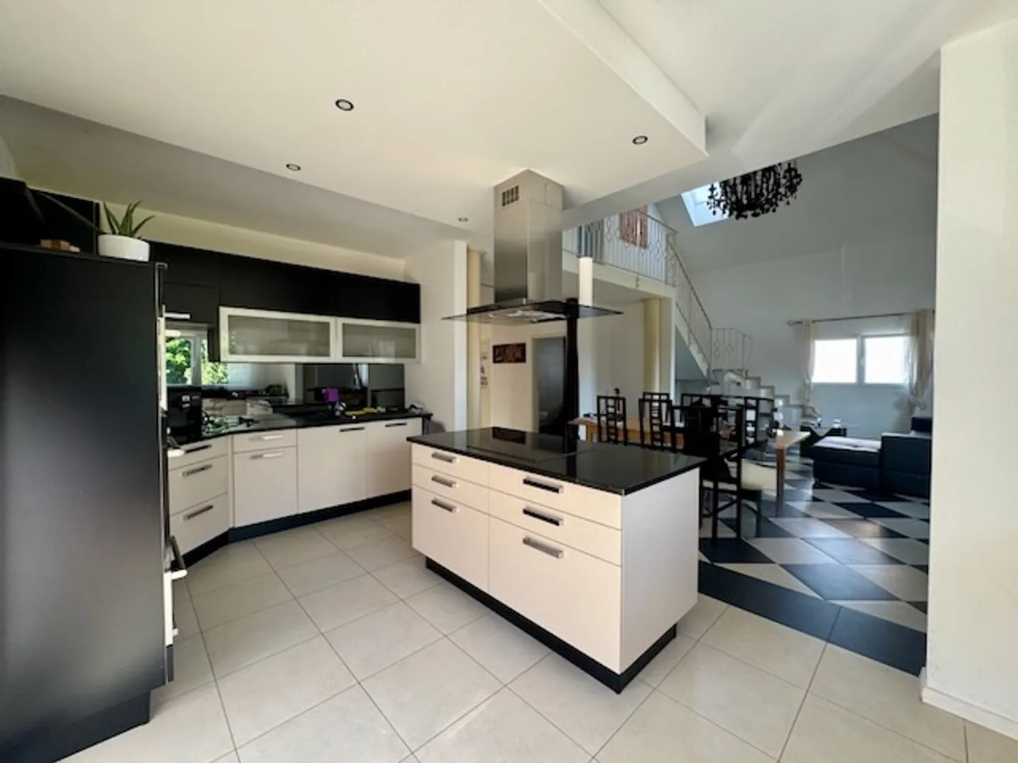 En exclusivité:  6 pièces en duplex + 3 pièces - Terrasses, couvert à voitures  - Foto 7 von 13