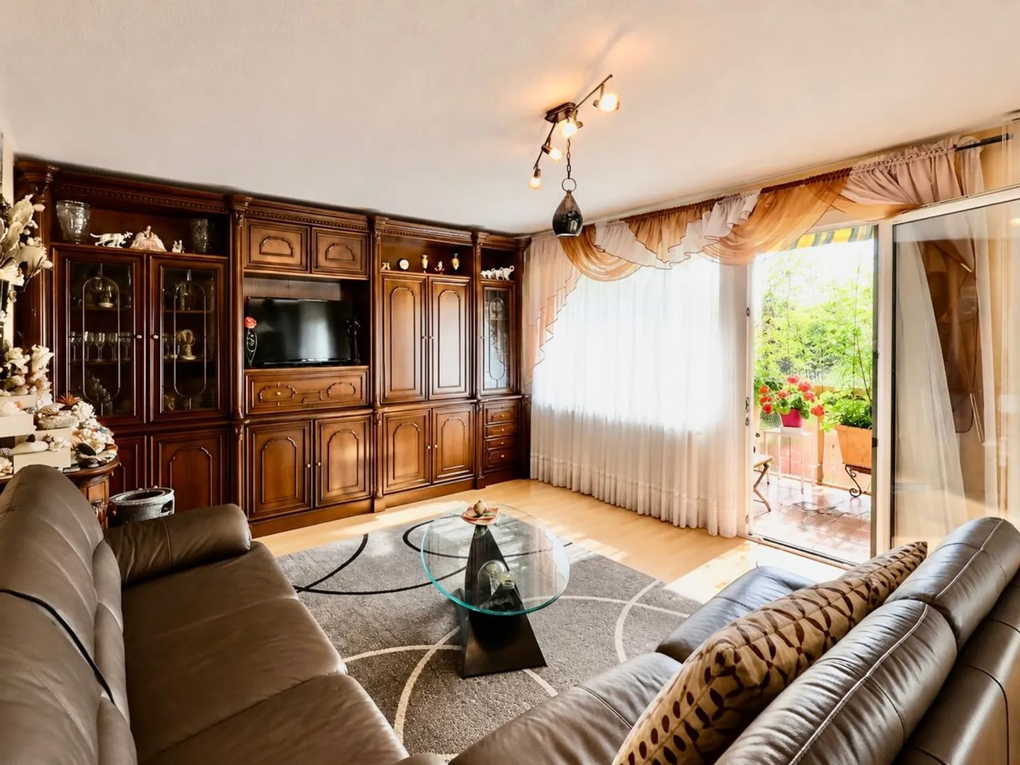 IN BEX ZU ERGREIFEN, 3,5 ZIMMER PERFEKT FÜR EINE INVESTITION - Foto 2 von 8