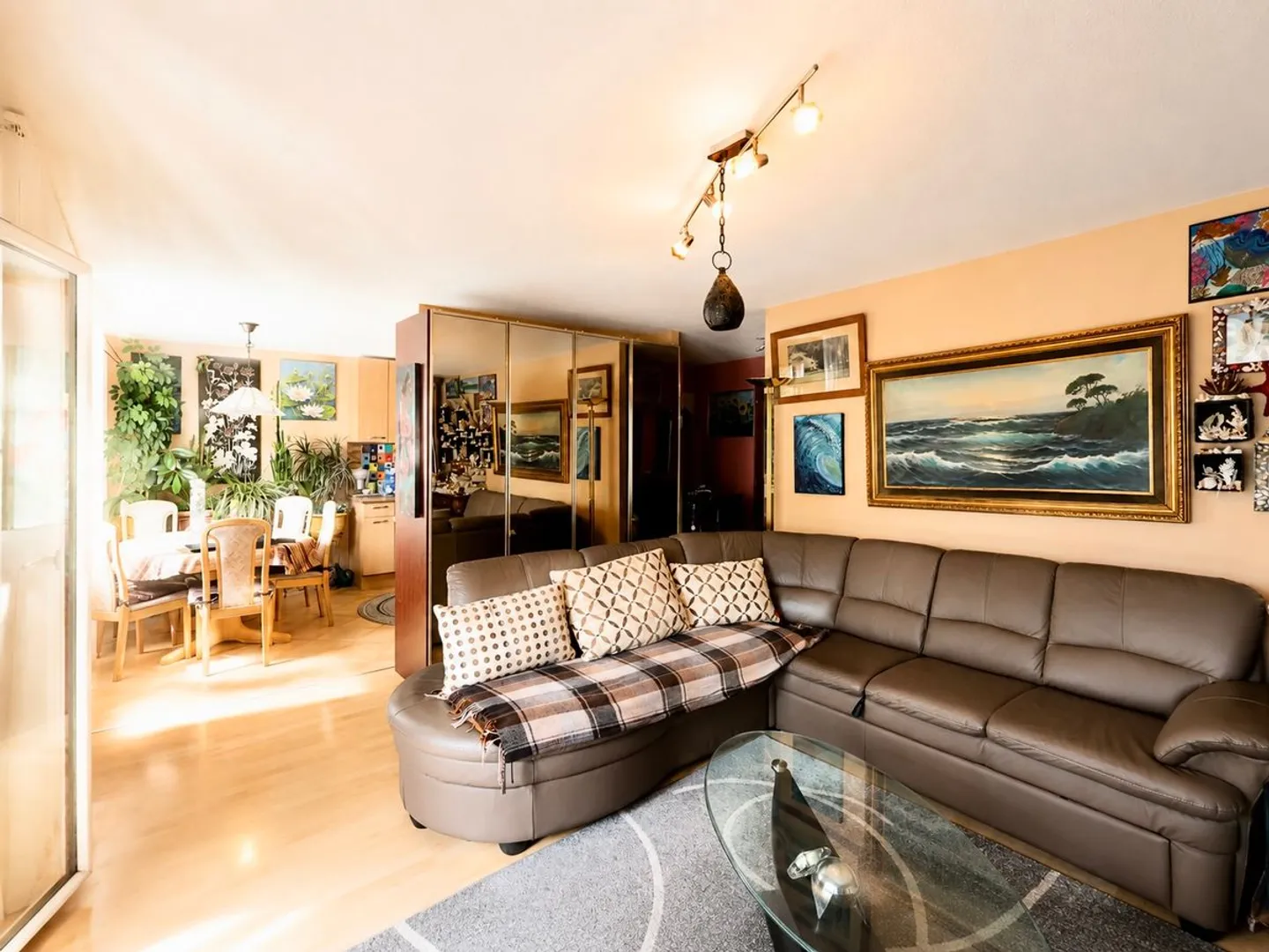 IN BEX ZU ERGREIFEN, 3,5 ZIMMER PERFEKT FÜR EINE INVESTITION - Foto 1 von 8