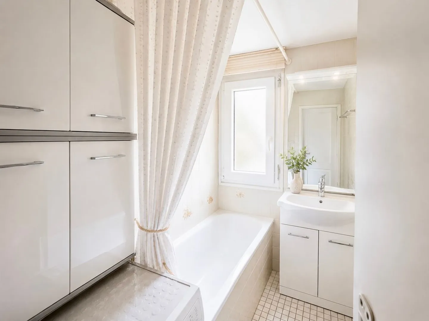 IN BEX ZU ERGREIFEN, 3,5 ZIMMER PERFEKT FÜR EINE INVESTITION - Foto 7 von 8