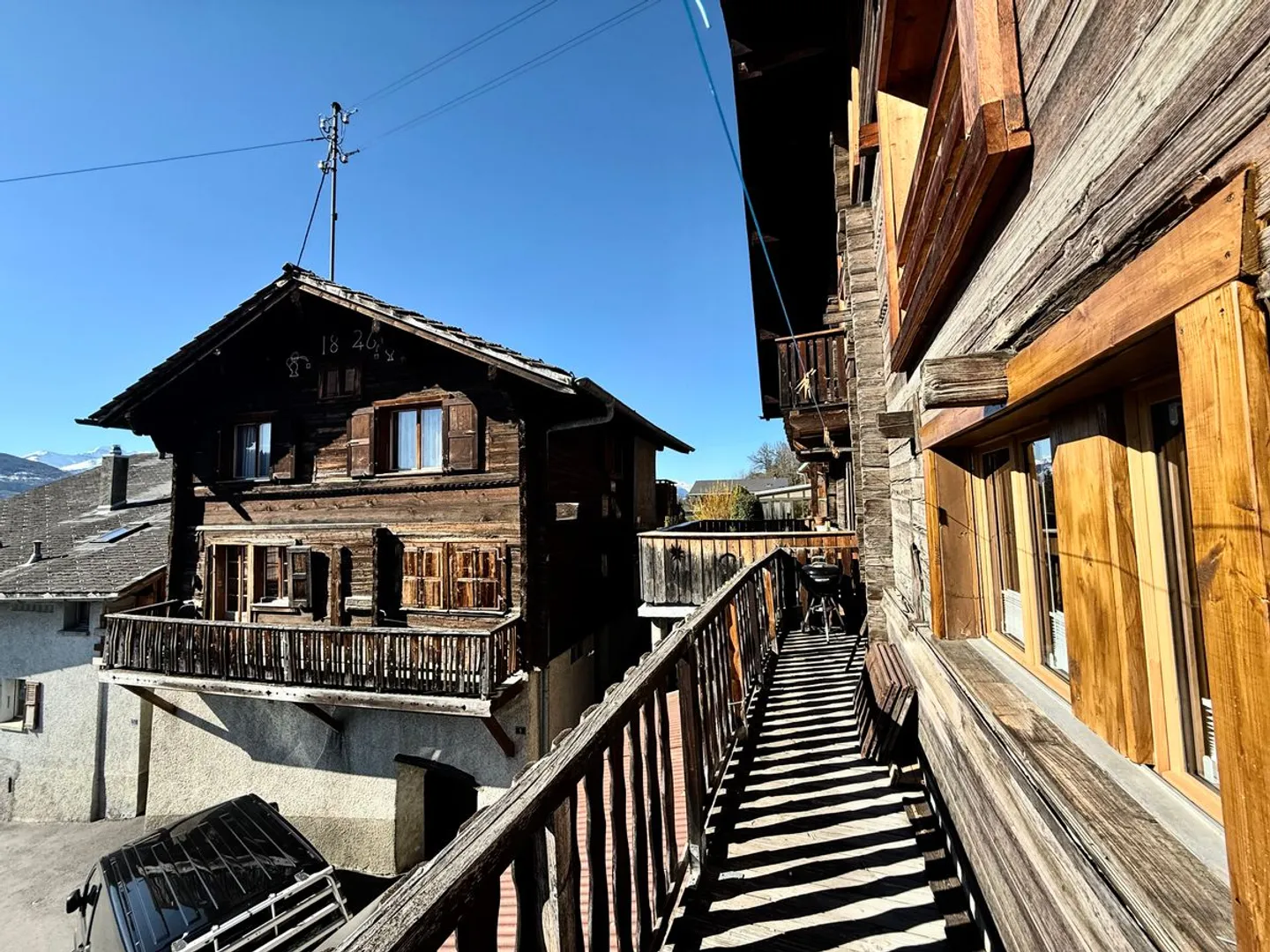 SUPERB 3-ZIMMER-WOHNUNG, DIE AUTHENTIZITÄT UND MODERNITÄT VERBINDET - Foto 10 von 11