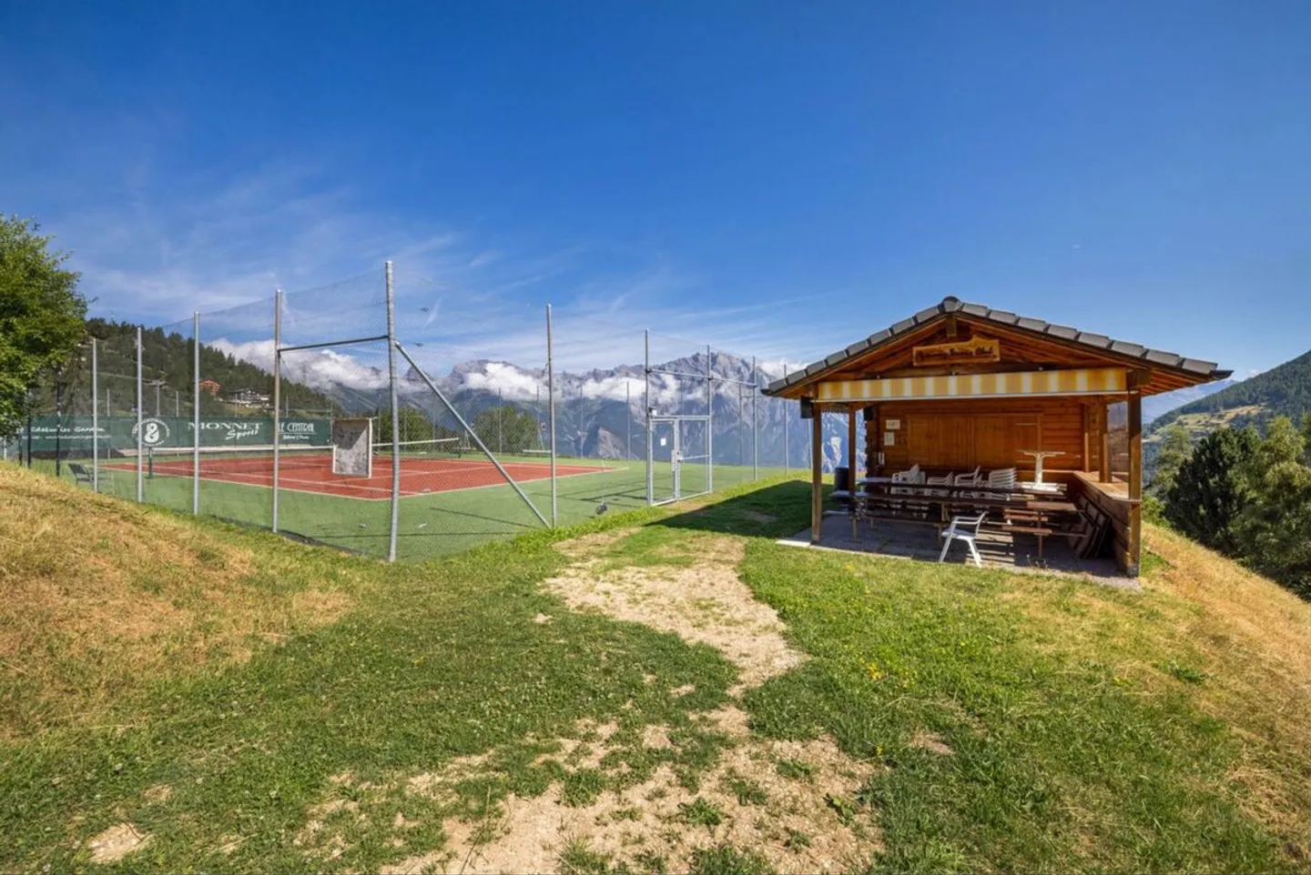 BEL APPARTEMENT ENTIÈREMENT RÉNOVÉ - Photo 13 sur 13