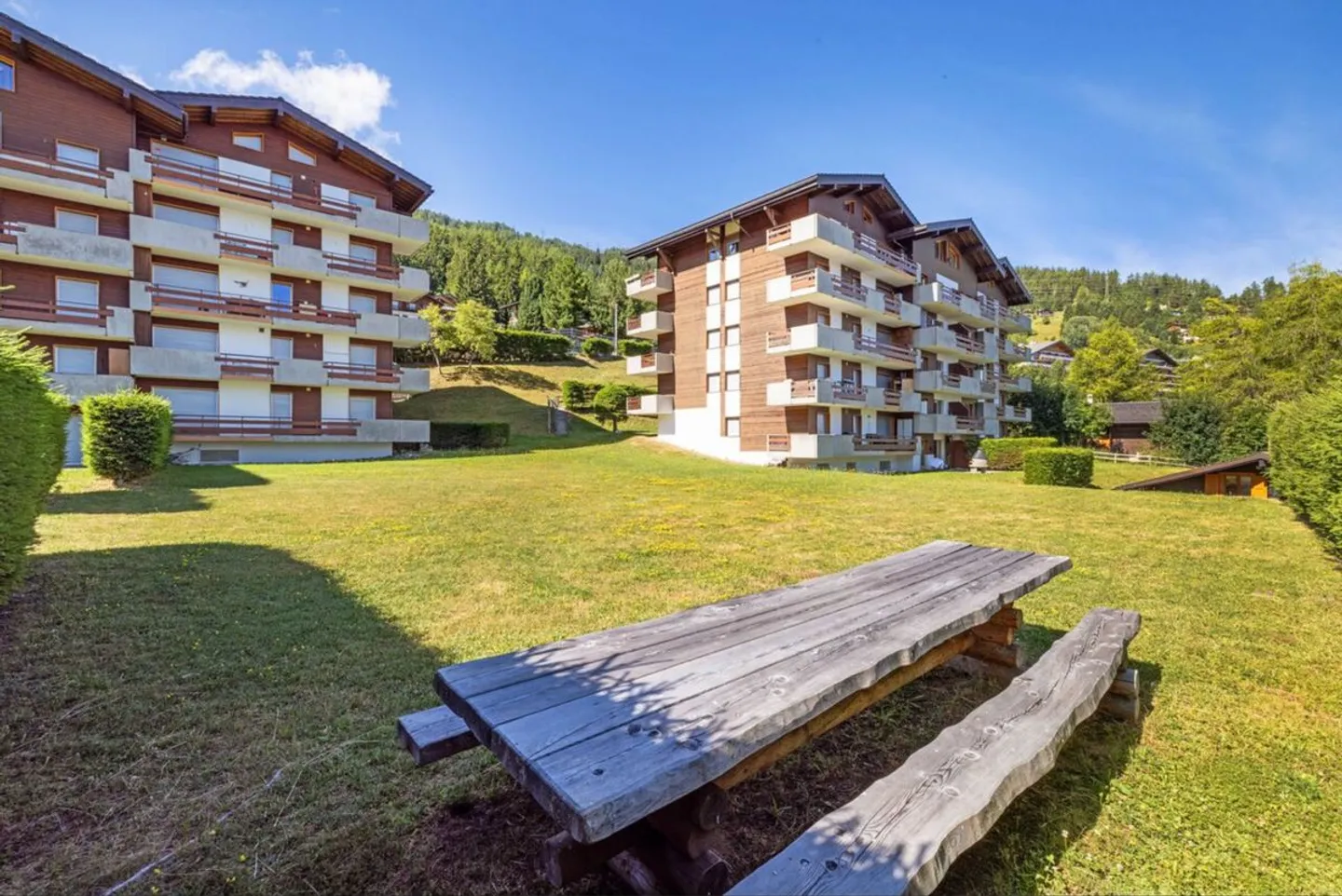 BEL APPARTEMENT ENTIÈREMENT RÉNOVÉ - Photo 11 sur 13