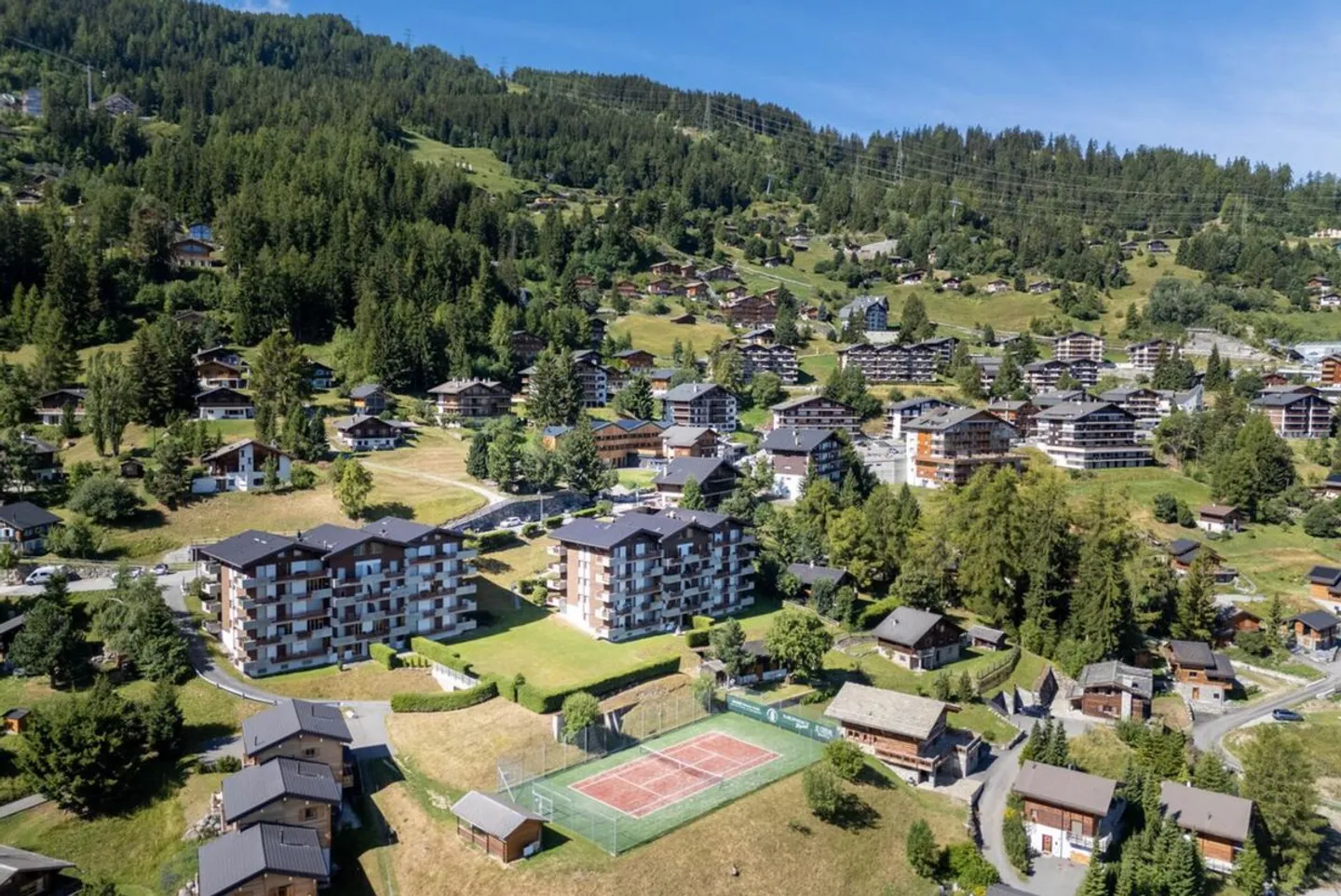 BEL APPARTEMENT ENTIÈREMENT RÉNOVÉ - Photo 9 sur 13