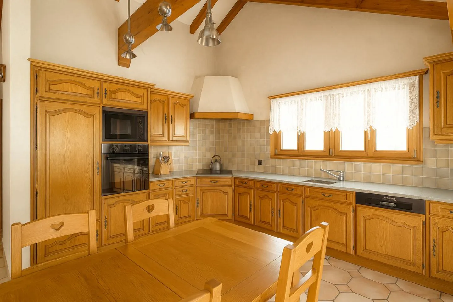 A TRUE HEARTTHROB, BRIGHT HOUSE WITH EXCEPTIONAL PANORAMA - Photo 6 of 13