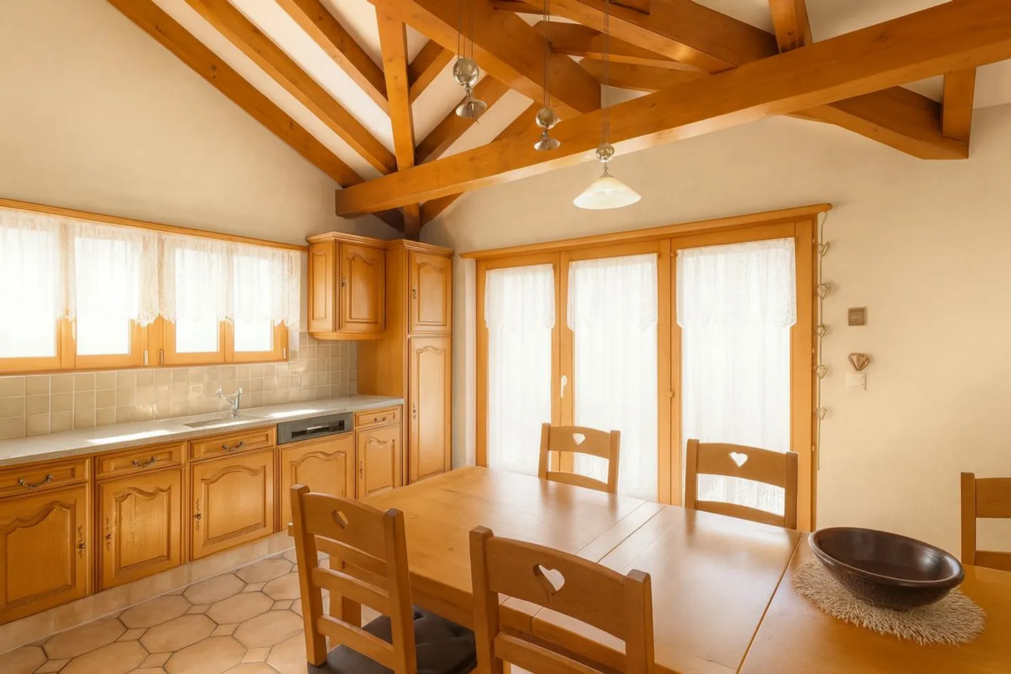 A TRUE HEARTTHROB, BRIGHT HOUSE WITH EXCEPTIONAL PANORAMA - Photo 5 of 13