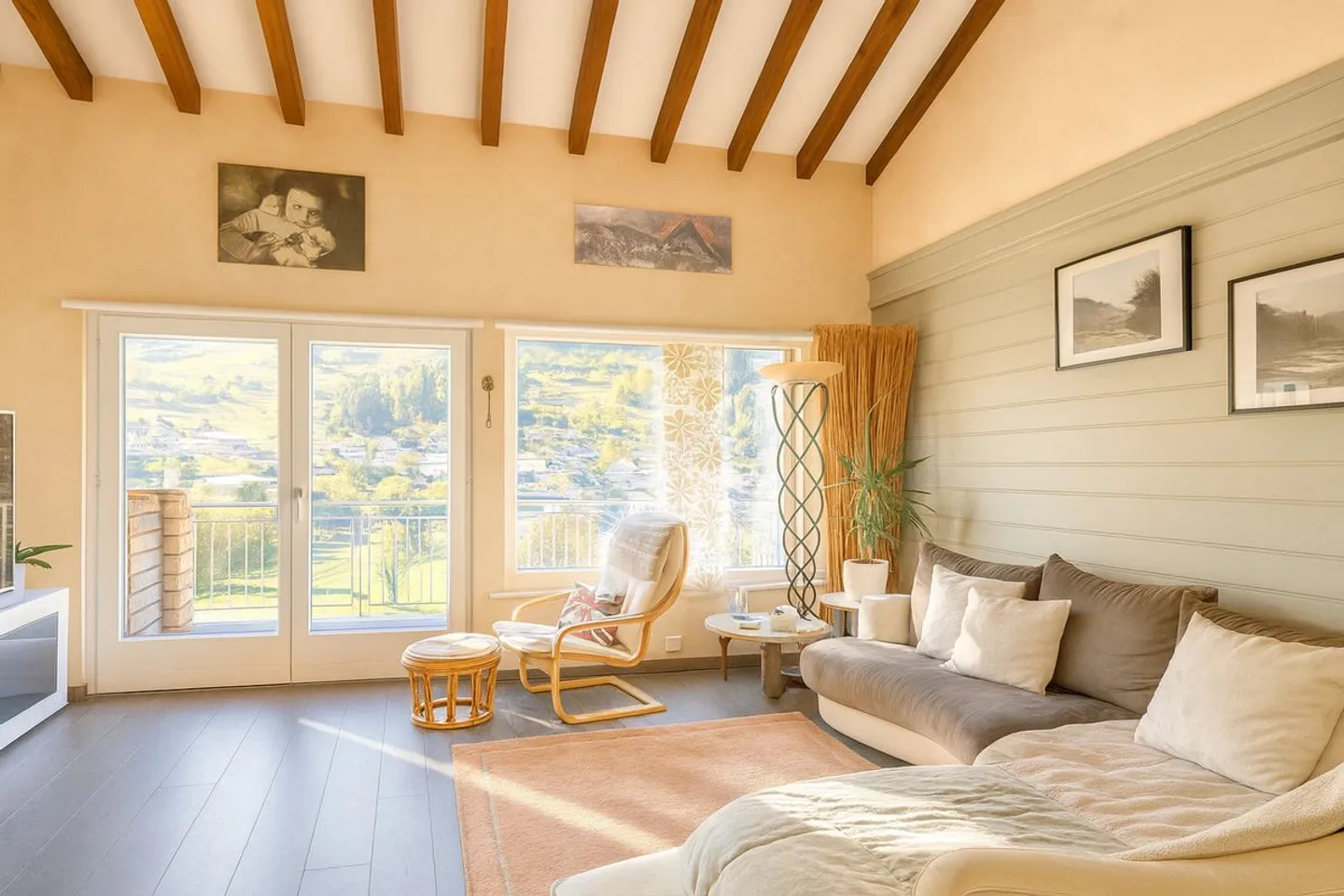 A TRUE HEARTTHROB, BRIGHT HOUSE WITH EXCEPTIONAL PANORAMA - Photo 2 of 13