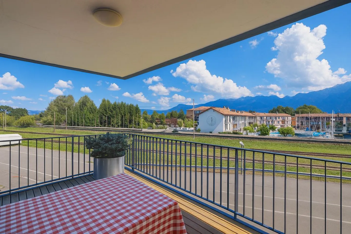 CHIC 2.5-ROOM APARTMENT IDEALLY LOCATED - Photo 6 of 8