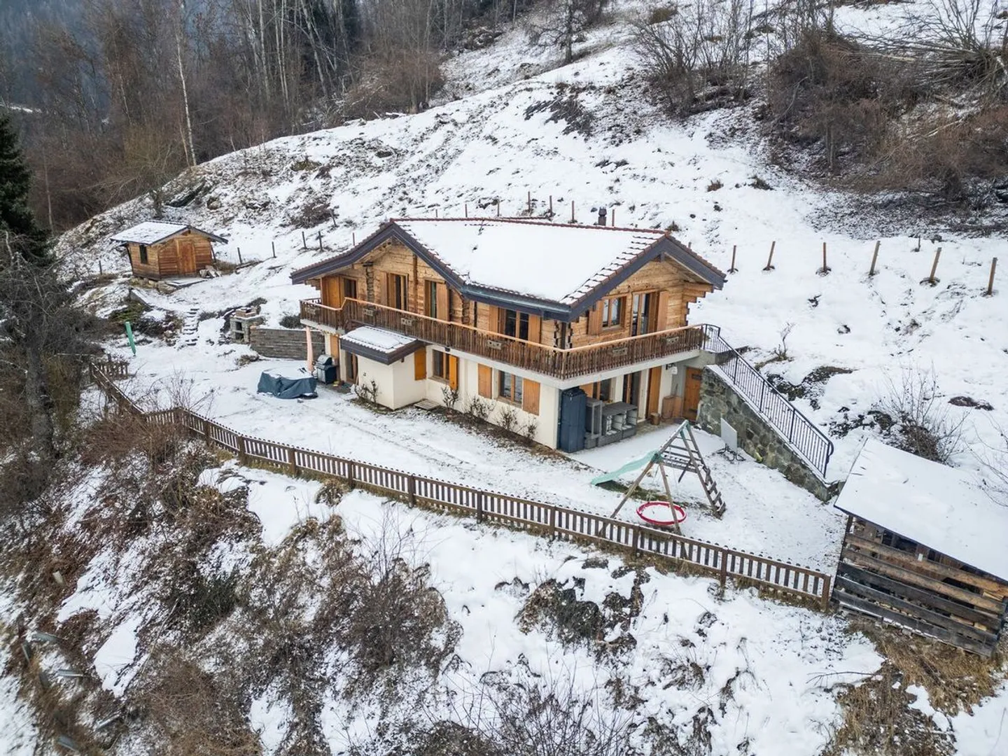 CHALET NESTLED IN THE HEART OF NATURE - Photo 1 of 9