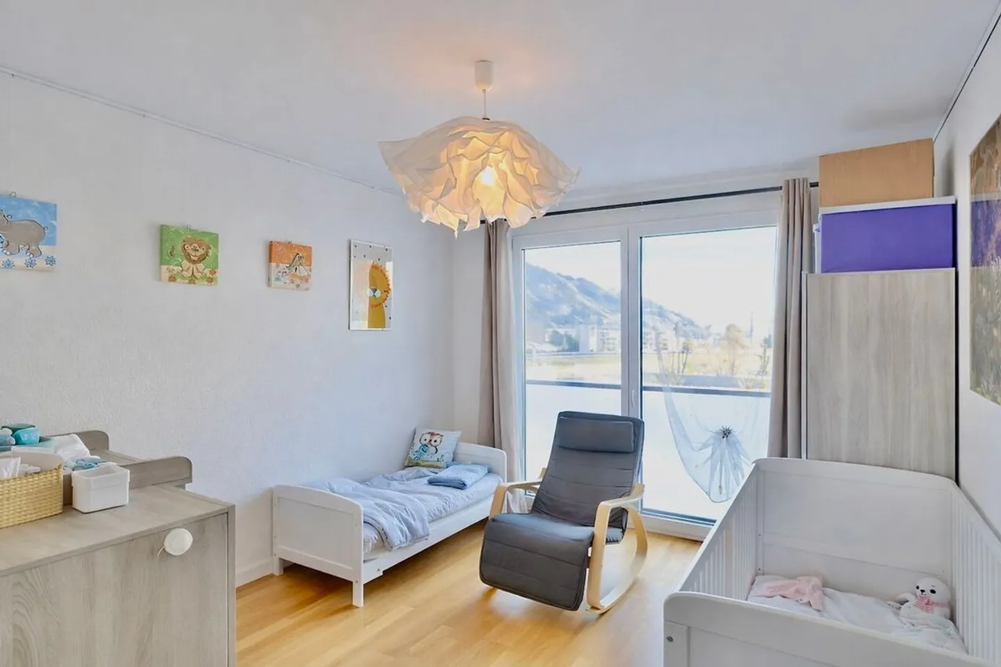 EXCEPTIONAL 4.5-ROOM APARTMENT IN A PEACEFUL ENVIRONMENT - Photo 4 of 9